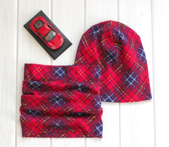 Оригинальный комплект - шапка с шарфом - Красный квадрат