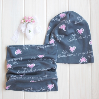 Оригинальный комплект - шапка с шарфом - Розовые сердца/серый
